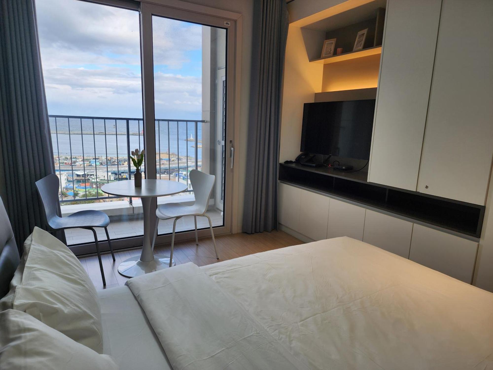 Sota Suite Sokcho World State Exterior photo