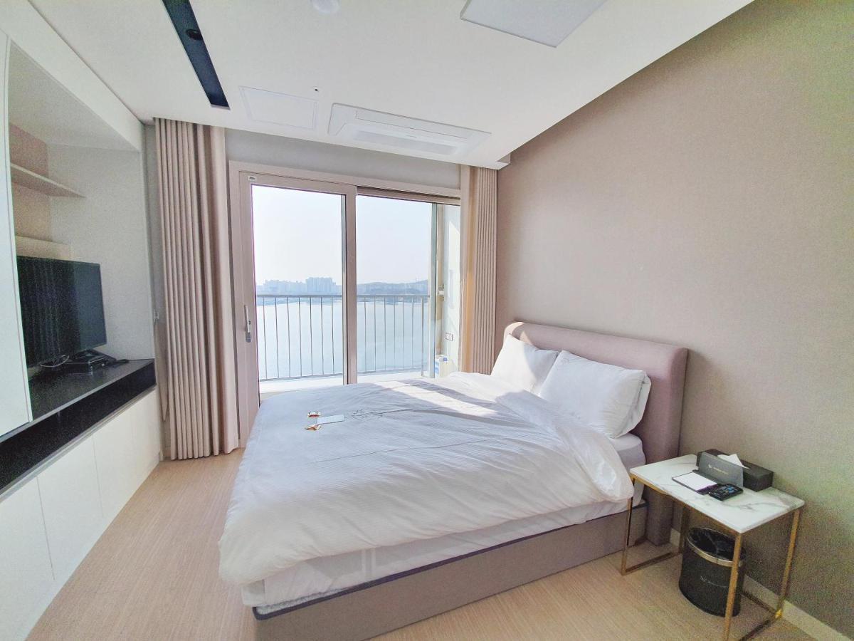 Sota Suite Sokcho World State Exterior photo